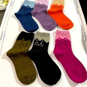 Cats design socks! I’m blue,pink, orange,black moss green,  purple in 6 Pairs